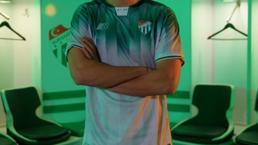Bursaspor bir transferi daha bitirdi! Eski milli yıldız imzayı attı