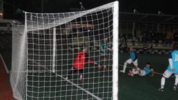 Kocaeli'de amatör lig maçında skandal! Rakibin gol atmasına izin verdiler