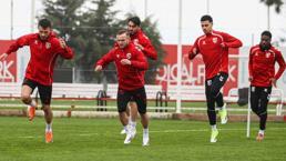Samsunspor'da alarm! Konyaspor maçı öncesi takımın yarısında sıkıntı patlak verdi