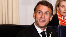 Macron'dan Yunanistan'a: Egemenliğinize meydan okunursa burada olacağız