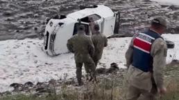 Ardahan-Çıldır kara yolunda askeri araç devrildi