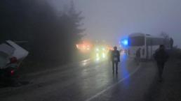 Bolu’da yolcu midibüsü ile yakıt yüklü tır çarpıştı