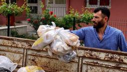 İsrafa karşı tek başına savaş açtı! Ankaralı hurdacı çöpten topladığı 15 ton ekmeği taşıyor: Dağdaki kurtlar kuşlar onun yolunu gözlüyor