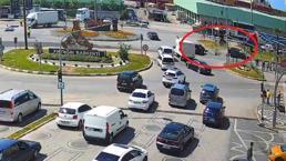 Giresun'da iki otomobilin çarpıştığı kaza kamerada