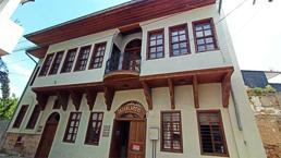 Adana'da geleceğin bilim insanları yetişiyor: Profesörlerden çocuklara tamamen ücretsiz eğitim! Kayıtlar açıldı