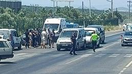 Kavşakta meydana gelen zincirleme trafik kazasında 3 araç birbirine girdi