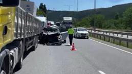 Çorum'da otomobil TIR'a arkadan çarptı 4 kişi yaralandı