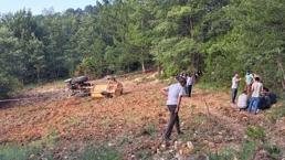 Devrilen traktörün altında kalan çiftçi hayatını kaybetti