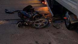 Motosiklet ile kamyonet çarpıştı 1 kişi hayatını kaybetti