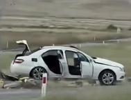 Kamyon ile otomobil çarpıştı! Feci kaza 3 kişi öldü, 2 yaralı var