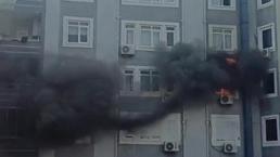 Apartmanda çıkan yangın paniğe neden oldu