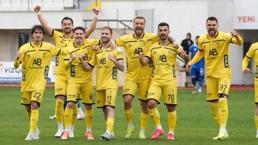 Adana 01 FK’dan ayrıldı, Süper Lig takımına imza attı