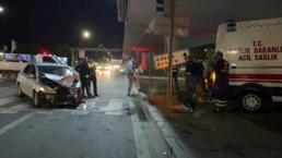 Hasta taşıyan ambulans ile otomobilin çarpıştığı kazada 6 kişi yaralandı