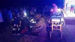 Kızıltepe'de otomobil motosikletle çarpıştı 1'i ağır 2 kişi yaralandı