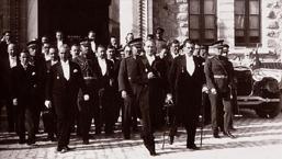 'Yarın Cumhuriyet’i İlan Edeceğiz"' sözünün hikayesi: 28 Ekim 1923 gecesi Çankaya'da ne oldu?