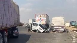 Mısır'da minibüs ile TIR'ın çarpışması sonucu 10 kişi hayatını kaybetti