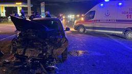Otomobil ile kamyonet çarpıştı kazada 1’i ağır 4 kişi yaralandı