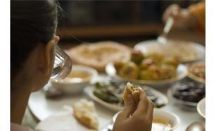 Oruçluyken susamamak için ne yapmalıyız? İşte Ramazanda susatmayan yiyecekler ve içecekler