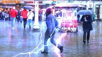 Sağanak İstanbul'u felç etti! Meteoroloji'den yeni alarm verildi