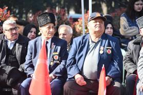 Çanakkale Şehitleri Edirnekapı Şehitliği'nde anıldı