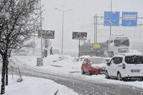 Bitlis merkezde kar kalınlığı 15 santimetre