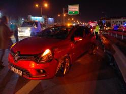 Gaziosmanpaşa TEM Otoyolu'nda bariyerler otomobile saplandı: 1 ölü, 1 yaralı