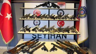 Adana’da 54 ruhsatsız silah ele geçirildi, 373 kişi yakalandı! Tutuklandılar