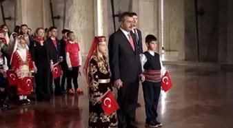 Türkiye 23 Nisan'ı kutluyor! Milli Eğitim Bakanı Tekin ve çocuklar Anıtkabir'i ziyaret etti
