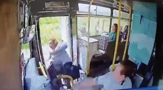 Kapısı açık otobüsten düştü!