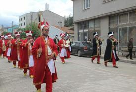 Çanakkale'de Mehmet Akif Ersoy, keşkek hayrıyla anıldı