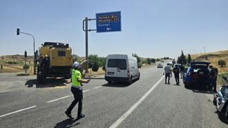 Adıyaman'da otomobil ile biçerdöver çarpıştı: 3 yaralı