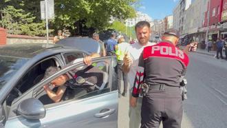 İstanbul-Esenyurt'ta denetim sırasında uyuşturucu madde ticareti yapan şüpheli yakalandı