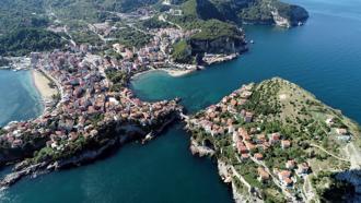 6 bin 600 nüfuslu Amasra'ya 1,5 milyon turist