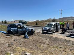 Nevşehir'de otomobil ile hafif ticari araç çarpıştı: 1 ölü, 4 yaralı