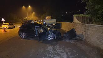 Park halindeki TIR’a çarpan otomobilin sürücüsü hayatını kaybetti