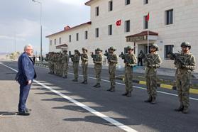 Bakan Güler, Bayburt'ta 17’nci Komando Tugay Komutan Yardımcılığın'da incelemelerde bulundu