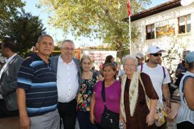 Tuncel Kurtiz ölümünün 11'inci yıldönümünde mezarı başında anıldı