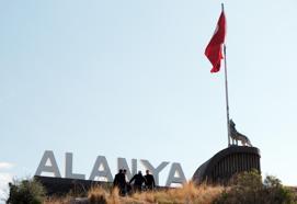 Alanya'da bozkurt heykelinin kaldırılmasına tepki