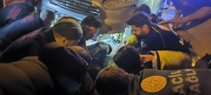 Şırnak’ta hafif ticari araçla motosiklet çarpıştı: 2 yaralı