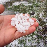 Kozan'da dolu yağdı