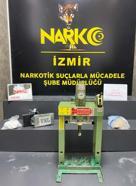 Otomobilde uyuşturucuyla yakalanan 4 şüpheli tutuklandı