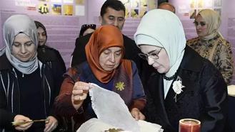 Emine Erdoğan Saklı Kalanlar sergisinin açılışını yaptı