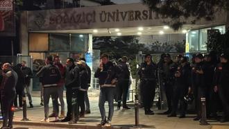 Boğaziçi Üniversitesi'nde göstericiler polise saldırdı: 13 polis yaralandı, 97 gözaltı