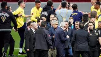 Derbi davasında yeni gelişme! Fenerbahçeli iki futbolcu hakkında 'zorla getirilme' kararı verildi