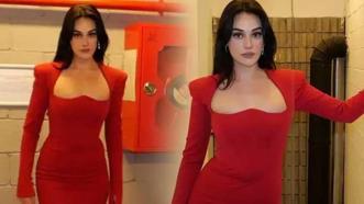 Kırmızı elbisesiyle sosyal medyayı salladı: Esra Bilgiç'ten yeni pozlar