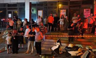 Denizli'de ağaçta çıkan yangın vatandaşların müdahalesi ile daha da büyüdü,  binaya sıçradı
