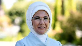Emine Erdoğan YKS'ye girecek öğrencilere başarılar diledi