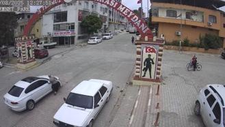 Otomobil, görme engelliye çarptı; kaza kamerada