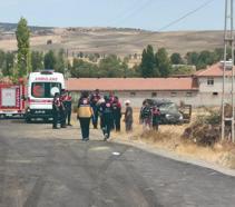 Hafif ticari araç, yol silindirine çarptı: 1 ölü, 1 ağır yaralı