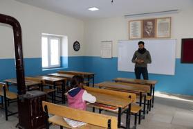 Önceki okulunun tek öğrencisiydi, şimdi 32 arkadaşı var